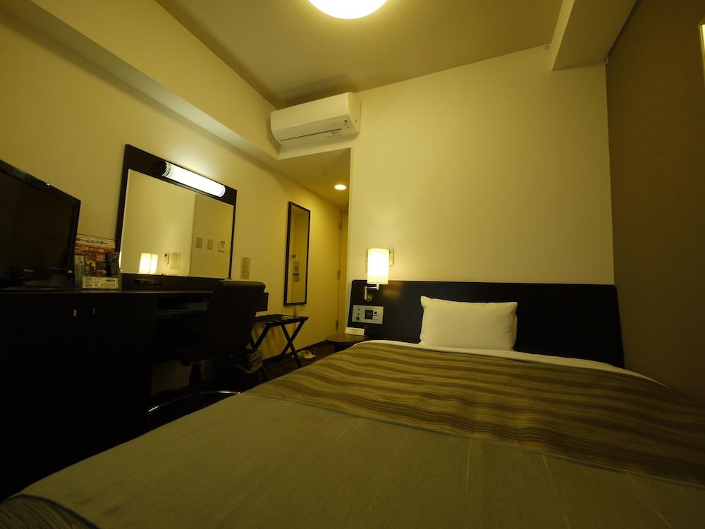 Hotel Route-Inn Uozu Екстер'єр фото