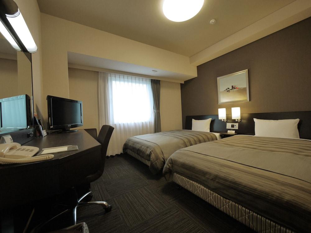 Hotel Route-Inn Uozu Екстер'єр фото