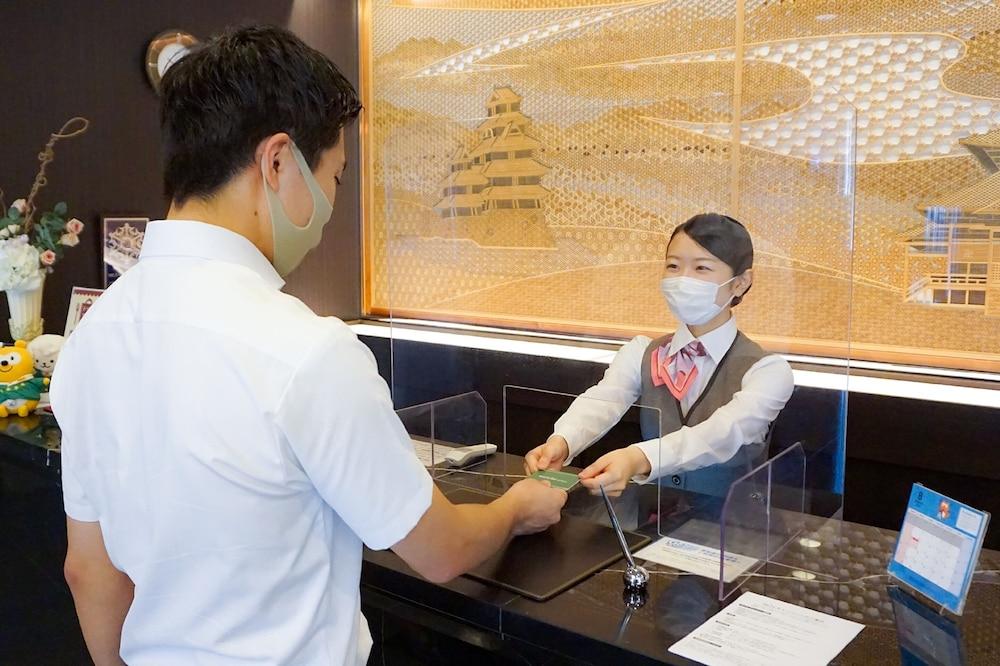 Hotel Route-Inn Uozu Екстер'єр фото
