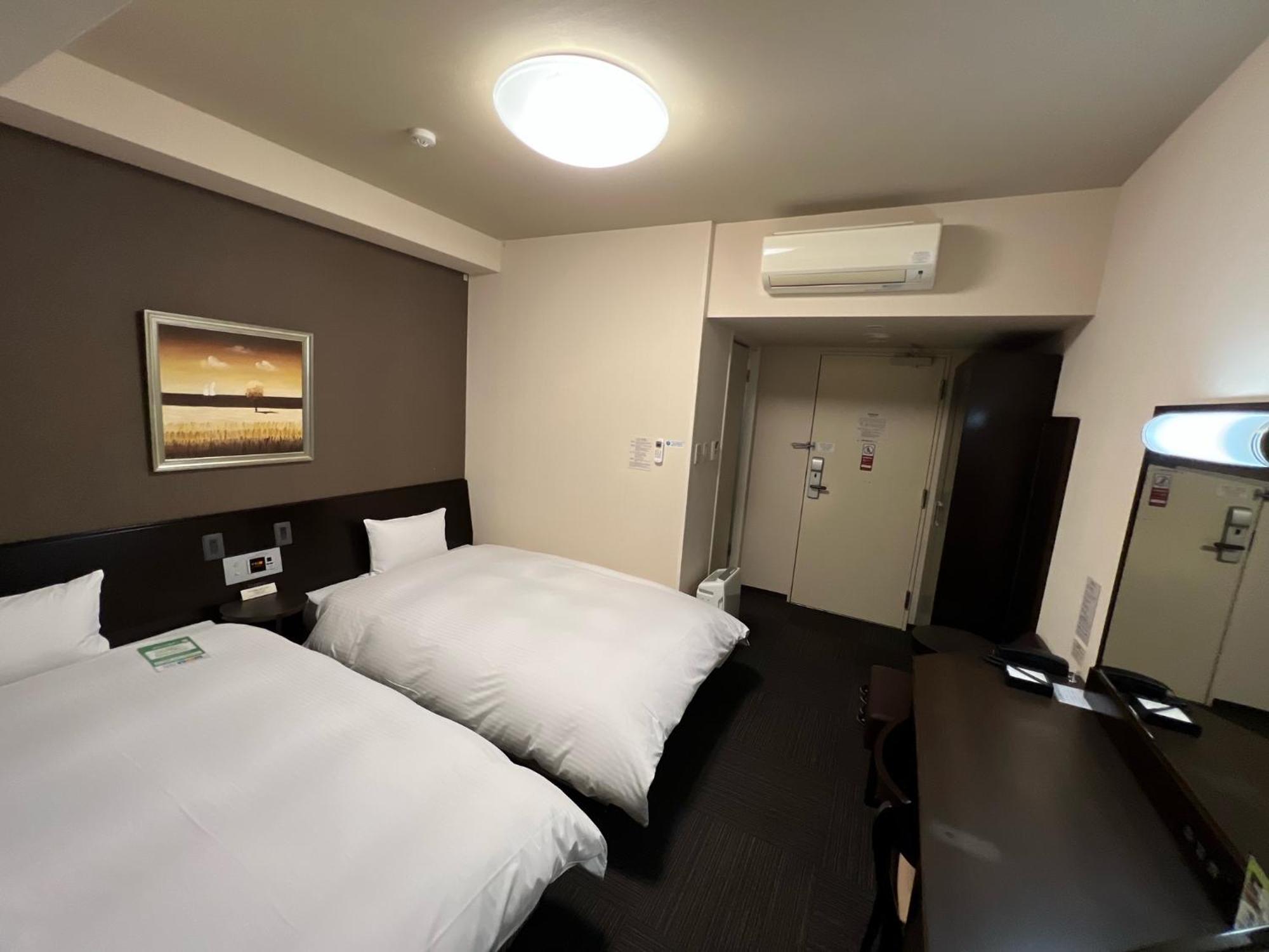 Hotel Route-Inn Uozu Екстер'єр фото