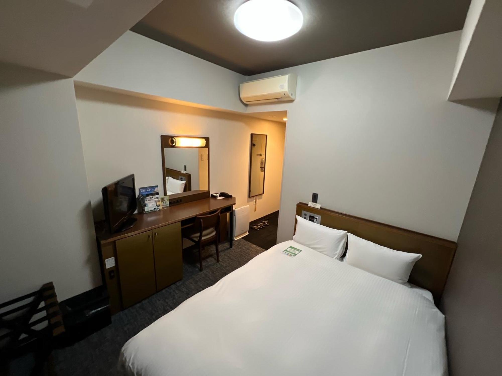 Hotel Route-Inn Uozu Екстер'єр фото