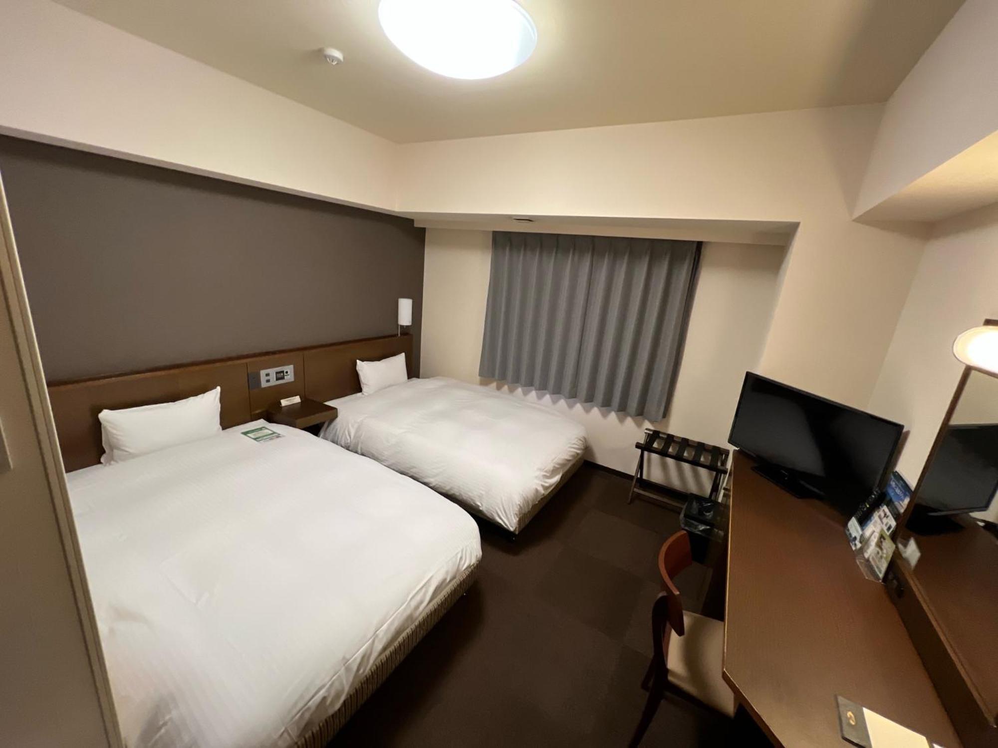 Hotel Route-Inn Uozu Екстер'єр фото