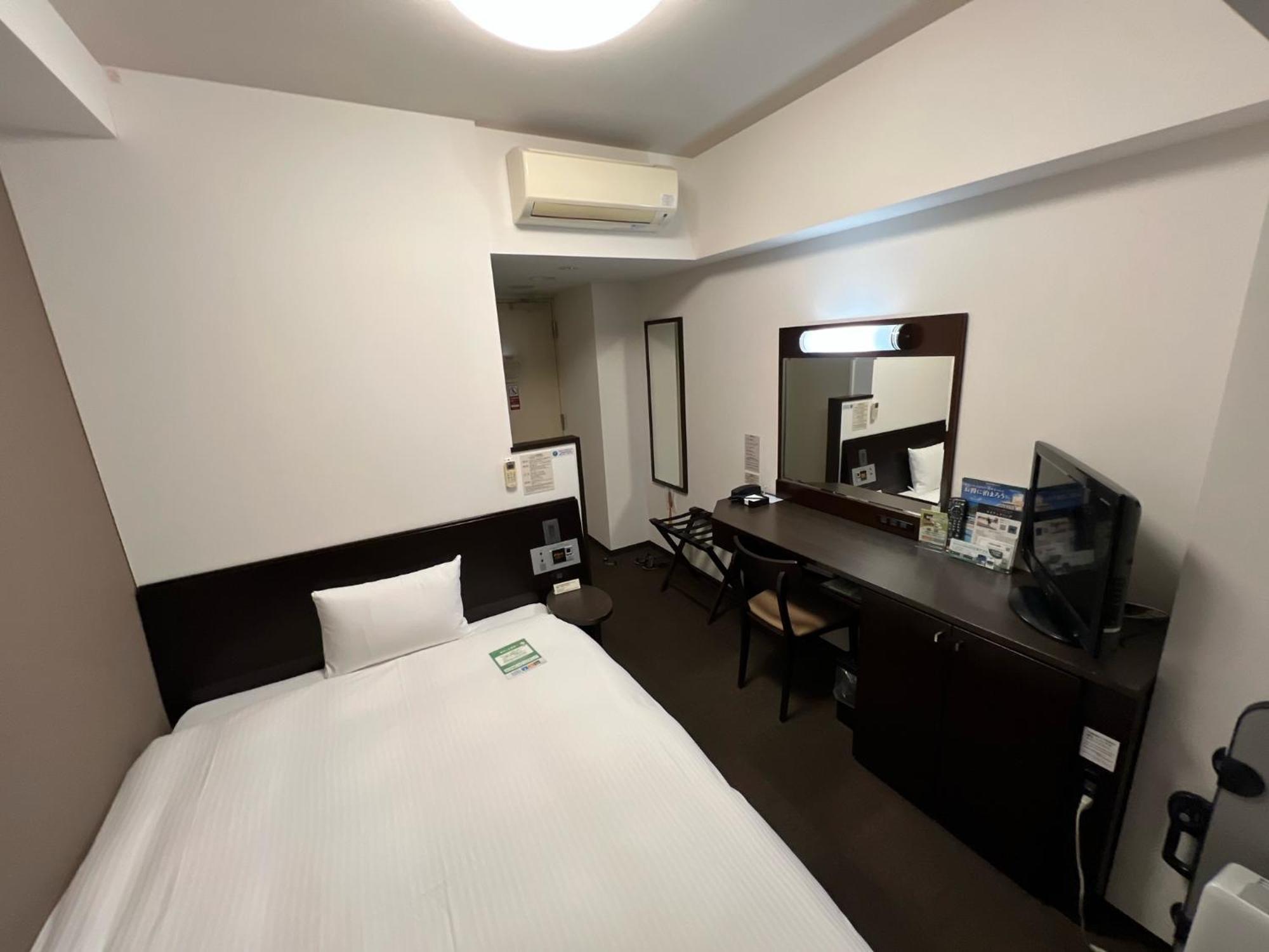 Hotel Route-Inn Uozu Екстер'єр фото