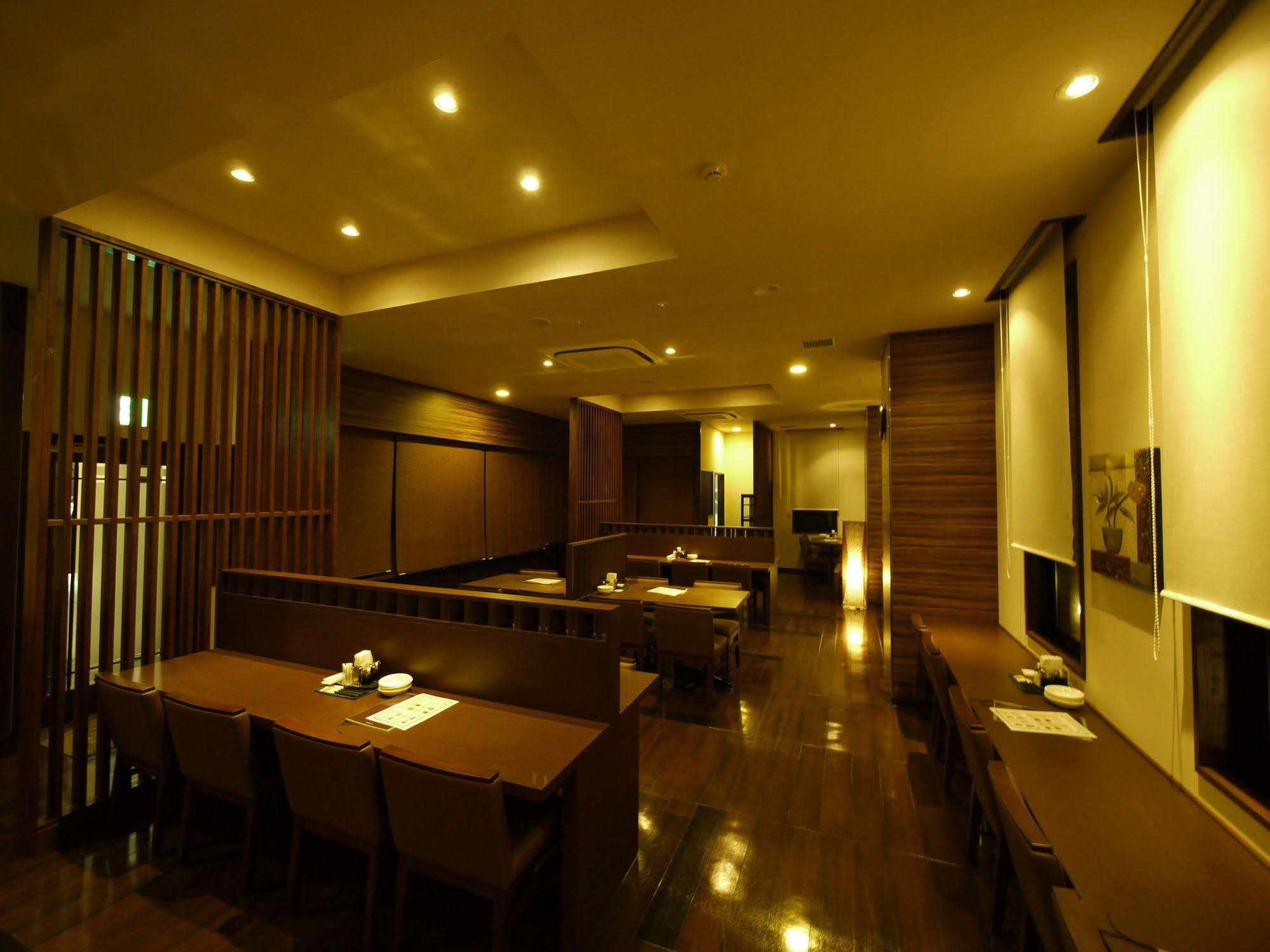 Hotel Route-Inn Uozu Екстер'єр фото